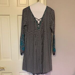 THML Black and White Geometric Top with Teal Trim